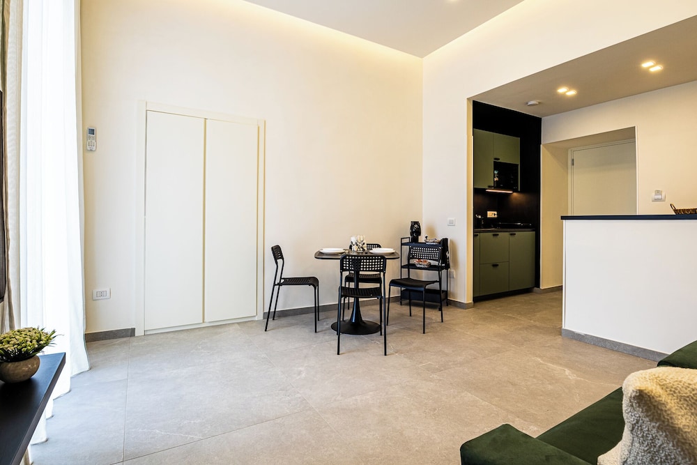 Alyde Apartments