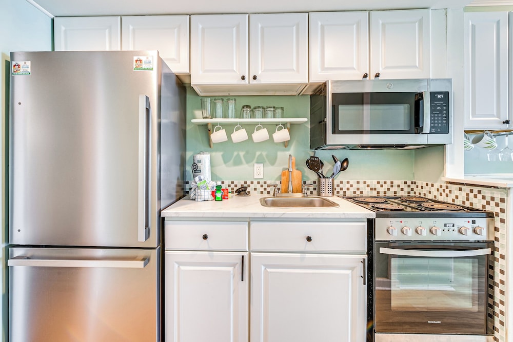 Balcony + Pool Access: Myrtle Beach Resort Escape!