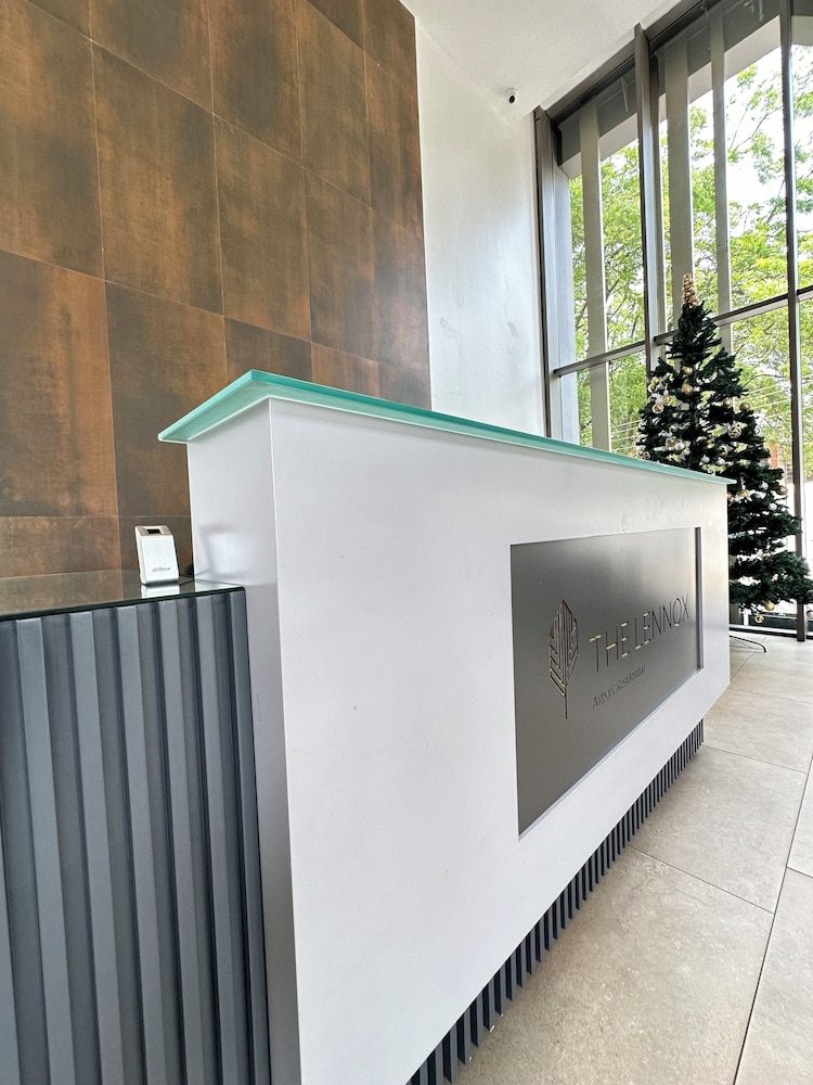 Easy Stay at the Lennox