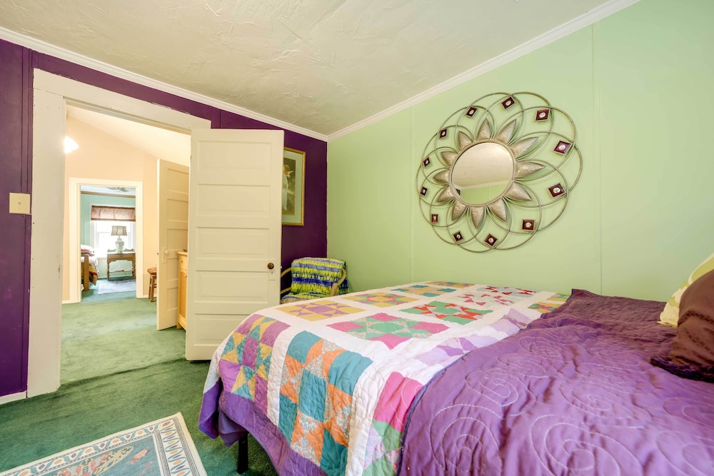 Pet-friendly Smoky Mountain Getaway w/ Fire Pit! view 3