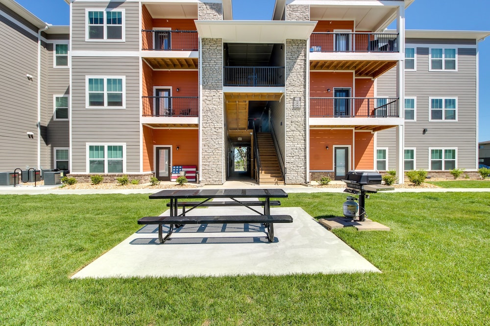 Emporia Vacations - Emporia Apt w/ Playground: 2 Mi to Main Street! - Property Image 1