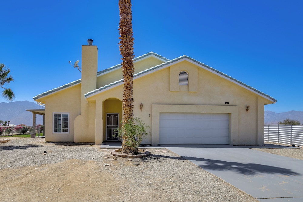 Desert Escape: 360 Mtn Views & Saltwater Pool/spa