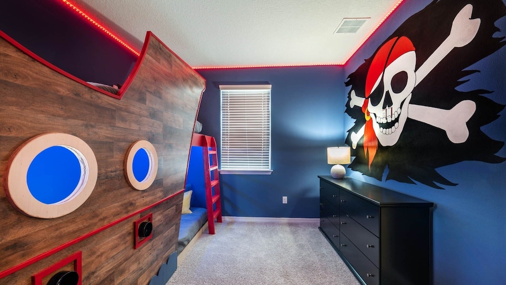 Solara Resort 5 Bedroom Home with Pool + Game Room 5 Home