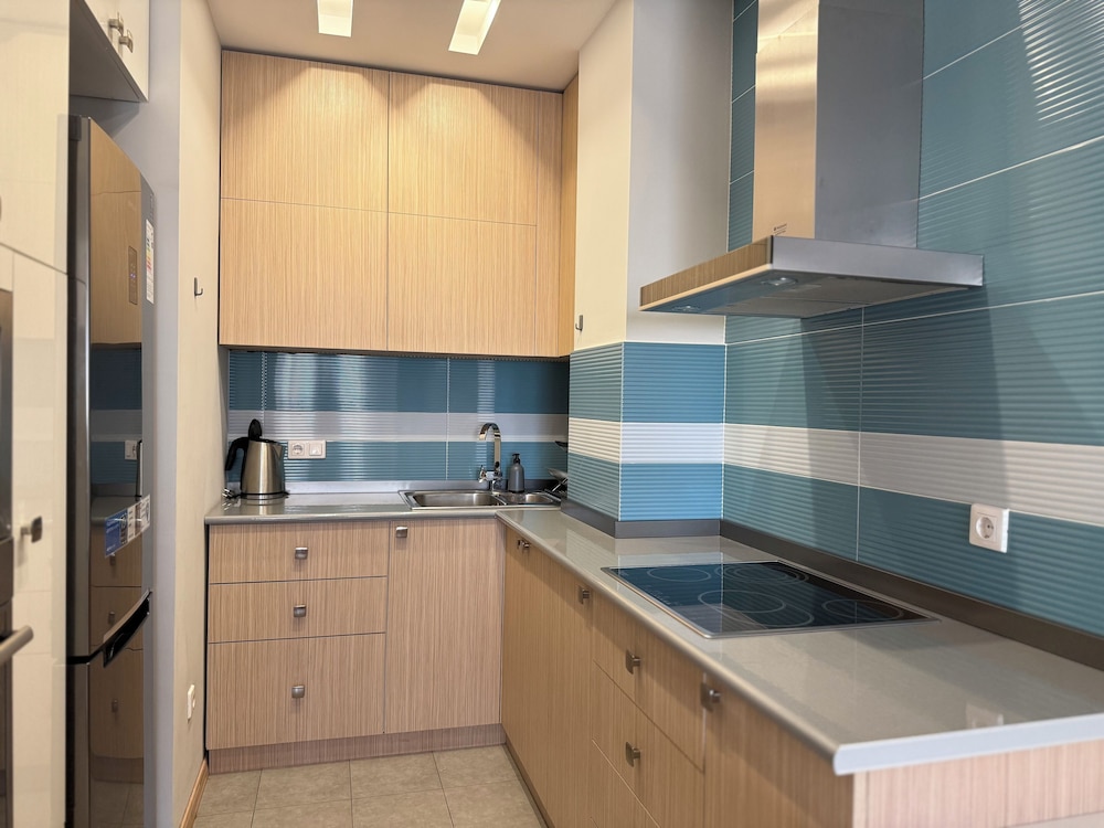 Deluxe 2-bedroom apartment by Sweet Home