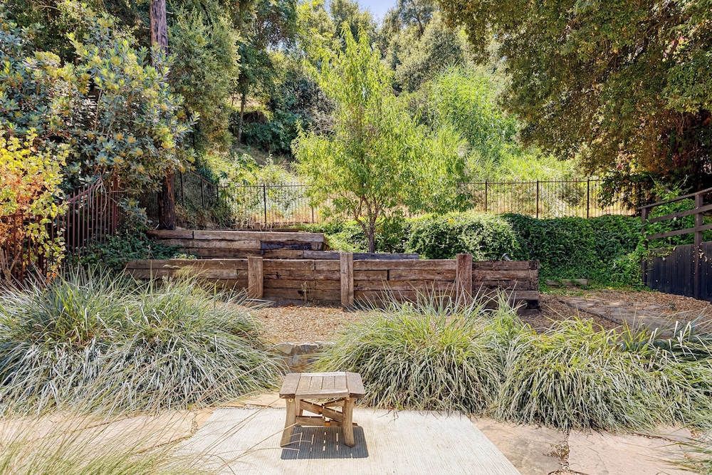 Fredonia by Avantstay Great Views of Studio City