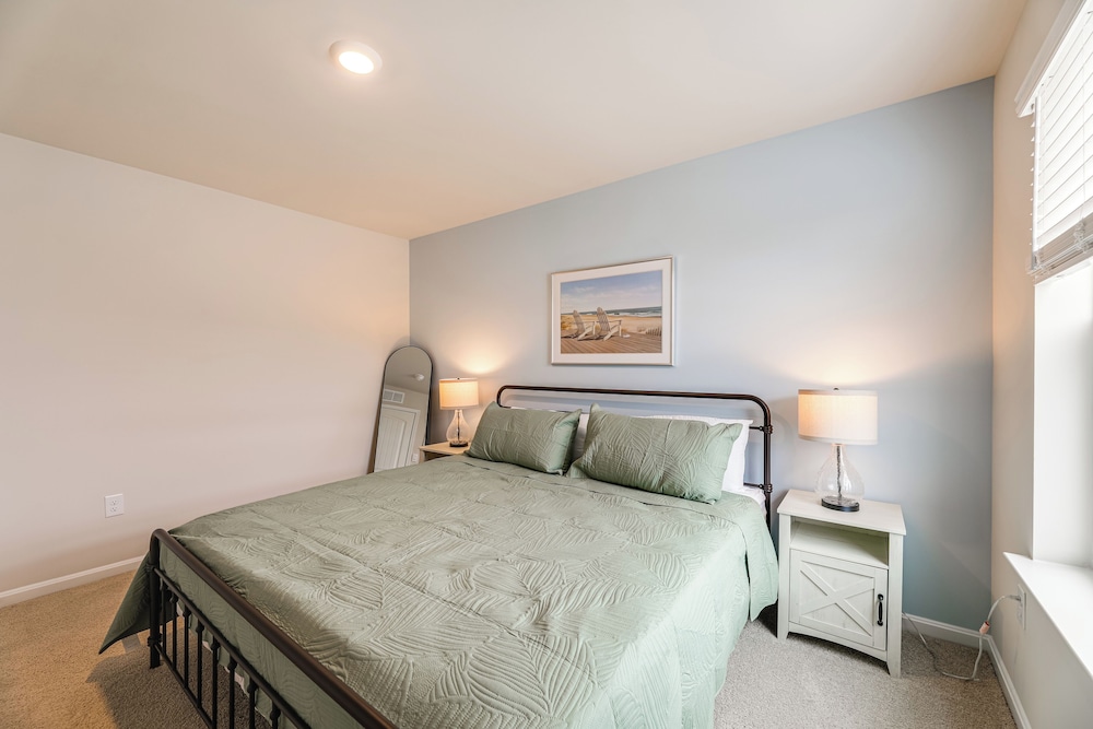 6 Mi to Bethany Beach: Family Home w/ Pool Access!