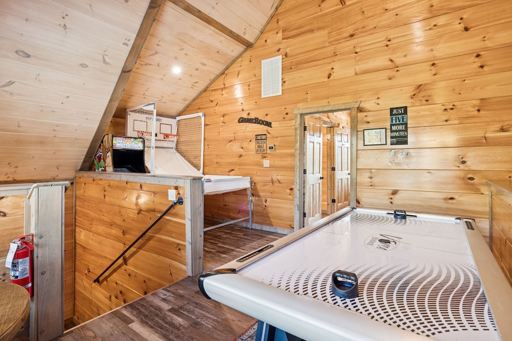 Smoky Blue Haven 3 Bedroom Cabin