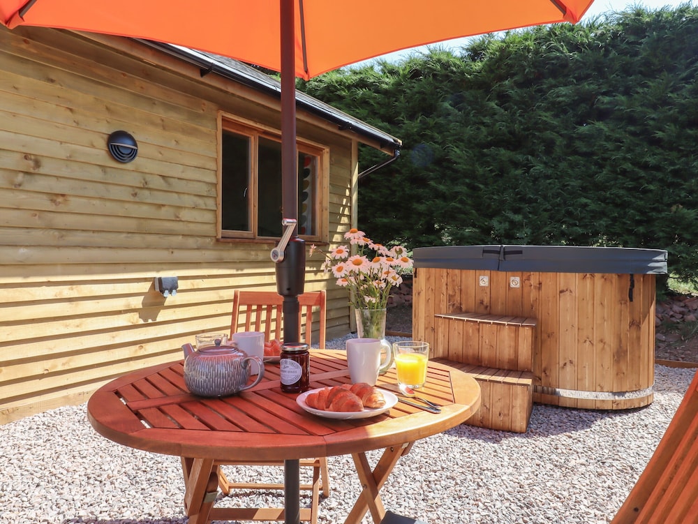 Nelli Lodge at Mile End