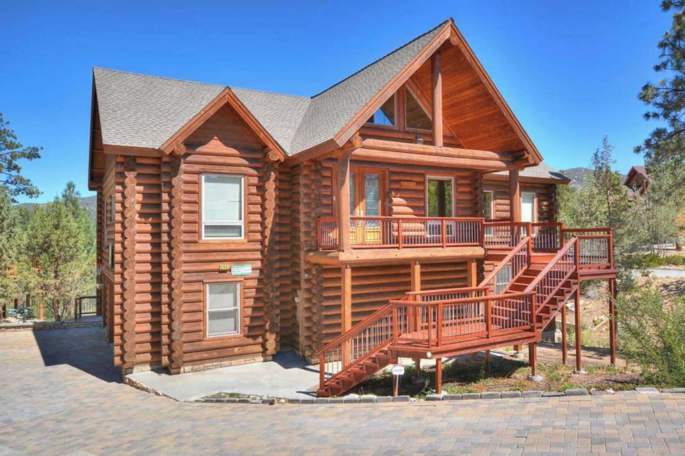 Sleeps 27 2 Homes Near the Lake, Hot Tub + Views Castle Glen Estates