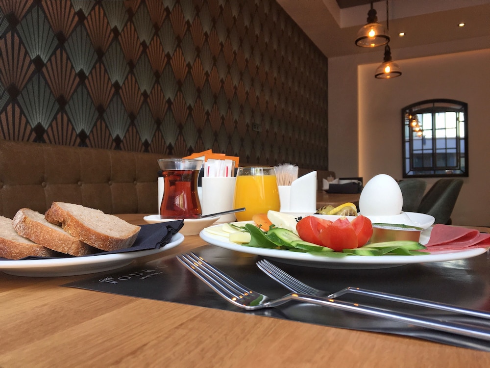 Four-G Hotel - Image 7