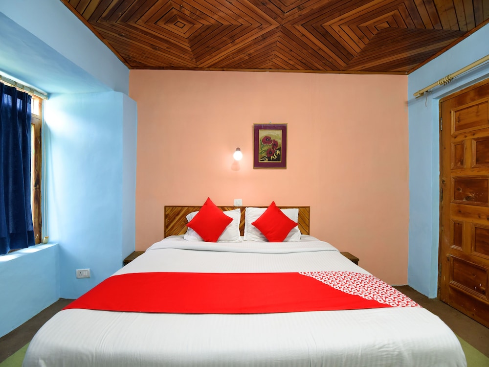 OYO Home 15642 Luxurious 2BHK view 5