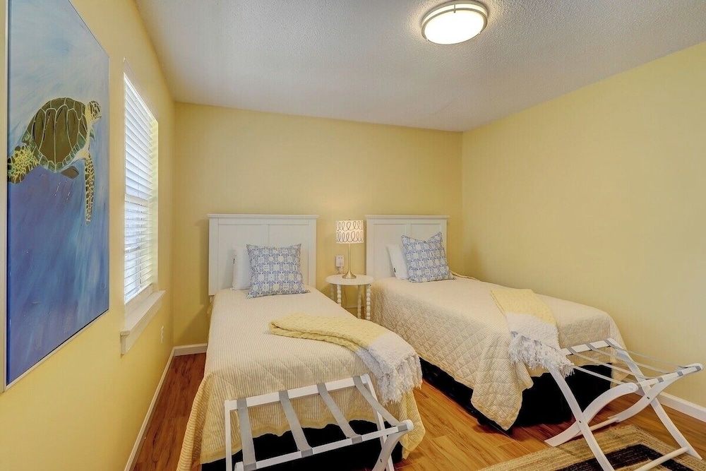 Family 2BR Retreat Near Beach + Pool Hilton Head