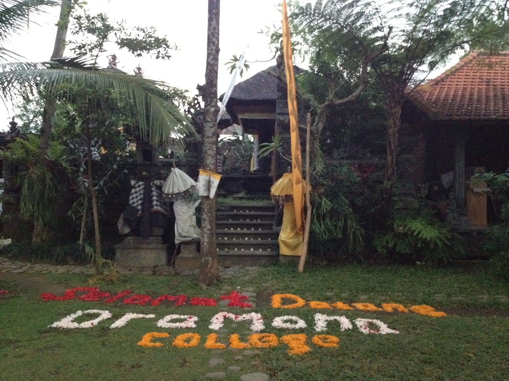 Omunity Bali