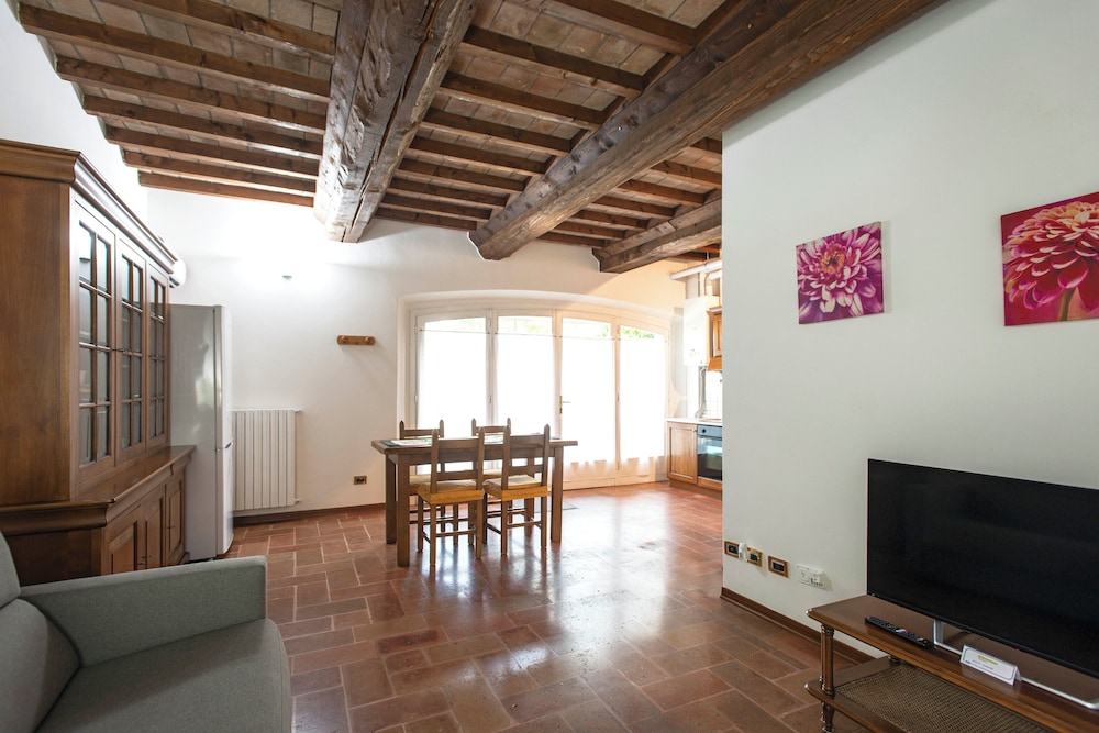 Residence Antico Borgo view 5