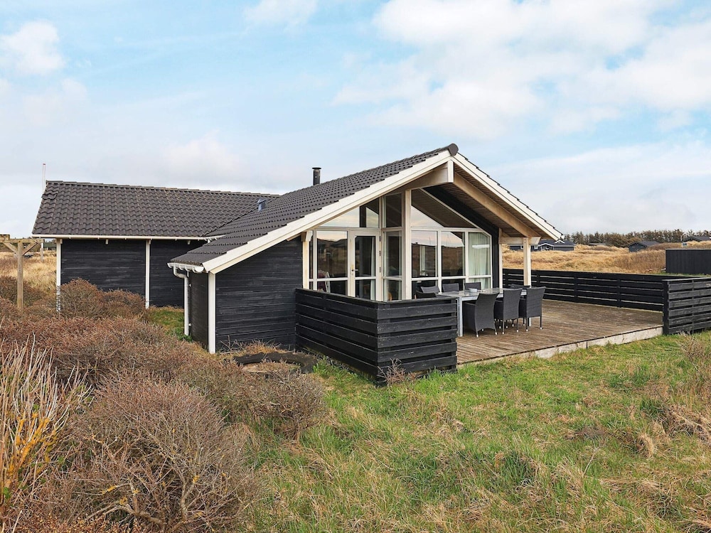 Quaint Holiday Home in LÃ¸kken near Beach view 5