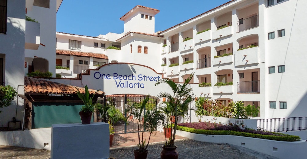 One Beach Street 310 C