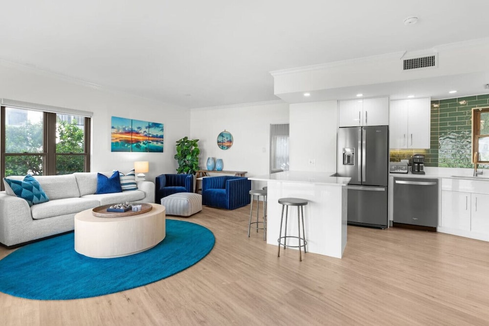 New Remodel Ocean View Pool 75 TV Sleeps 6