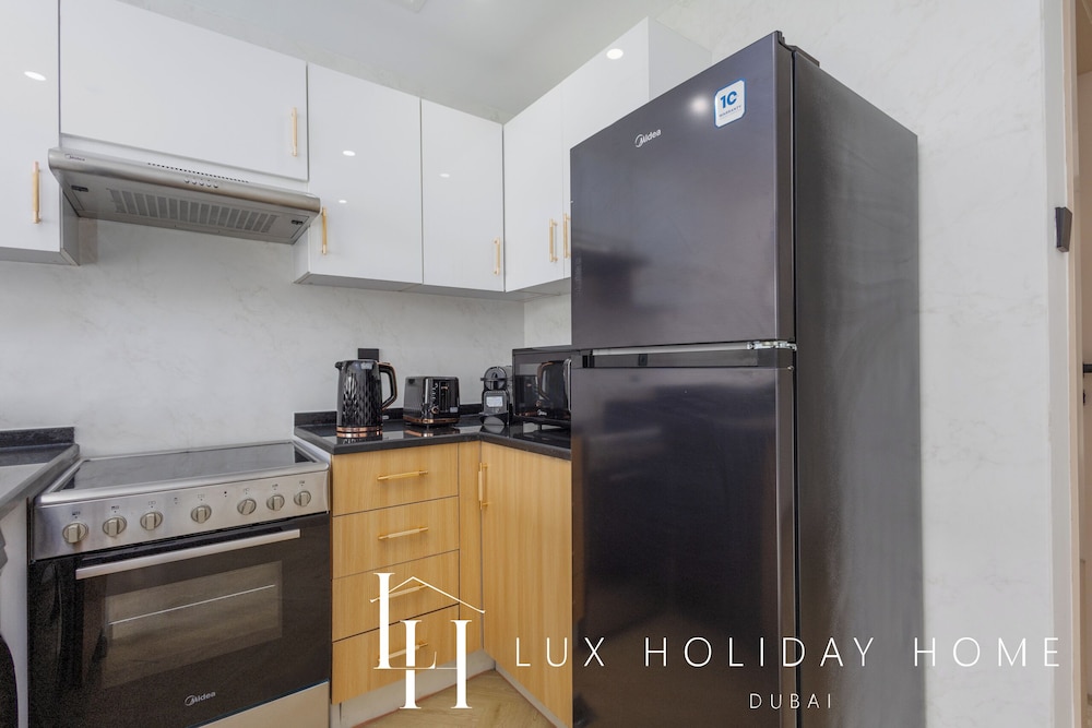 LUX The Marina View Suite 3