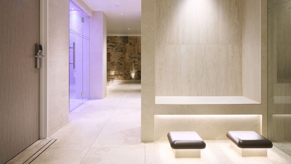 Walsall Vacations - Fairlawns Hotel and Spa - Property Image 1