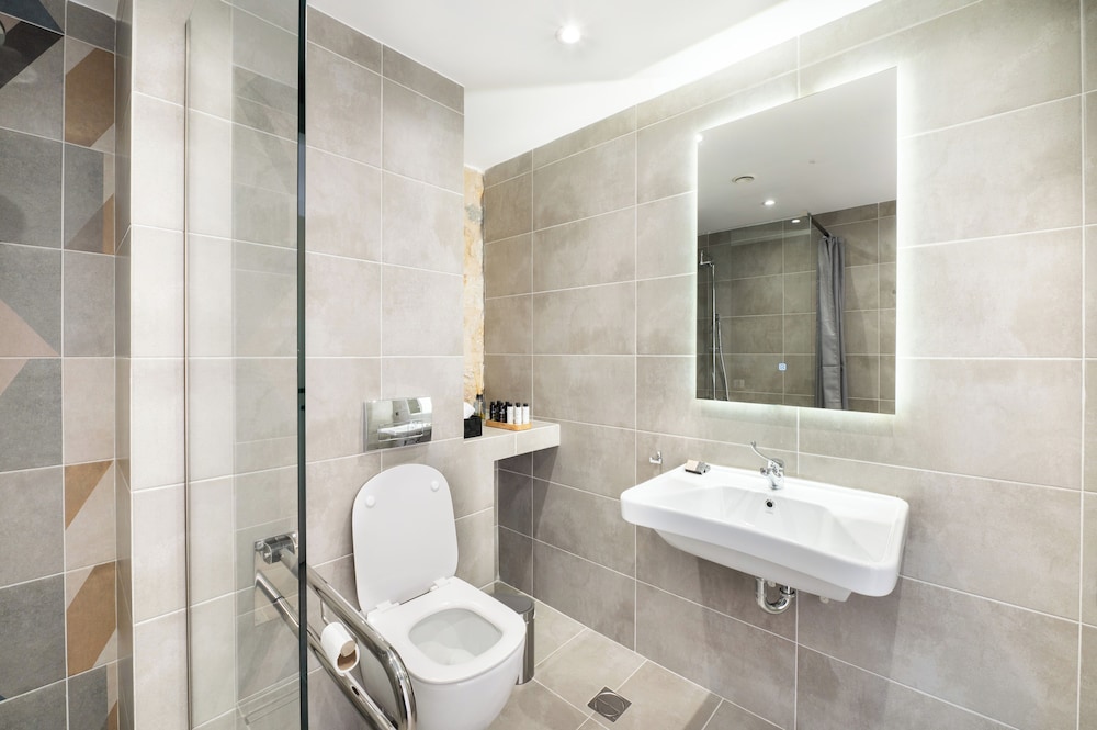 Cardamilia Suites