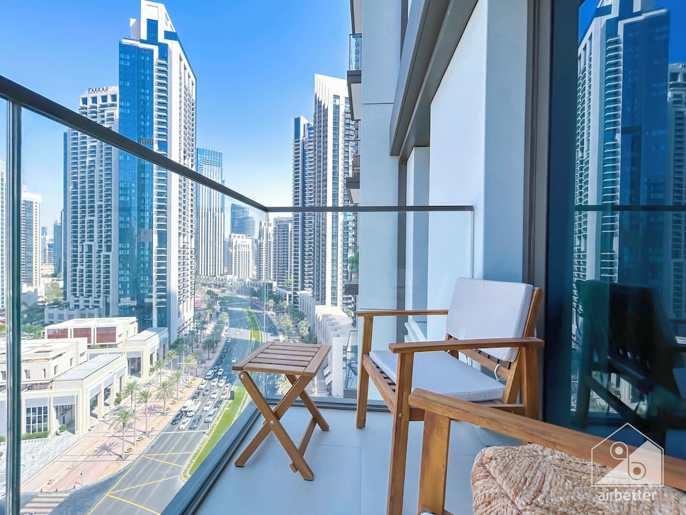 Exclusive Burj Crown 4b Balcony Burj Khalifa View