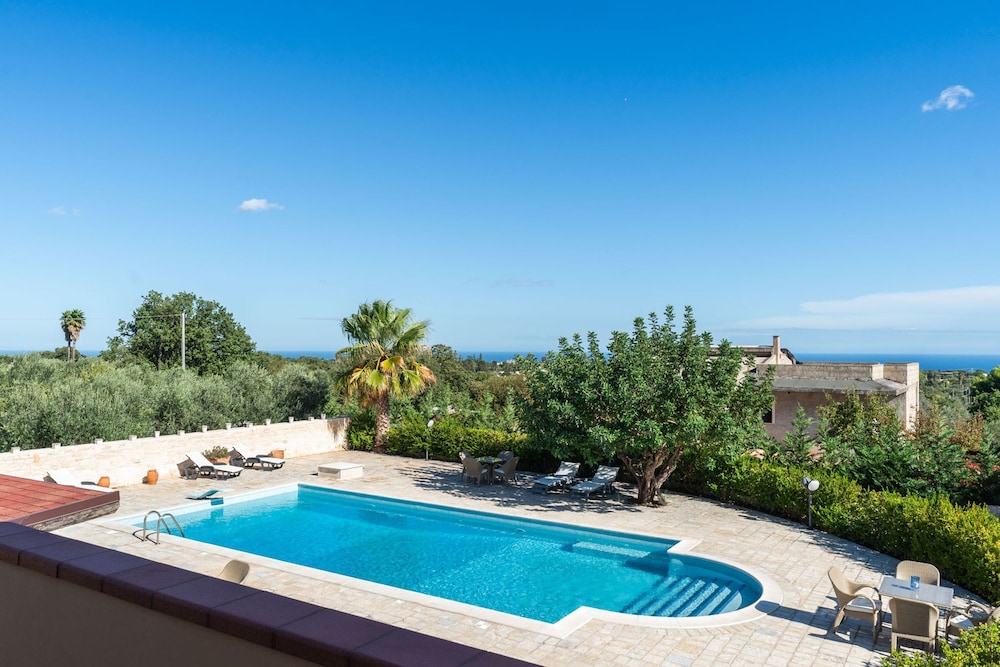 Villa Polignano con Piscina by Wonderful Italy