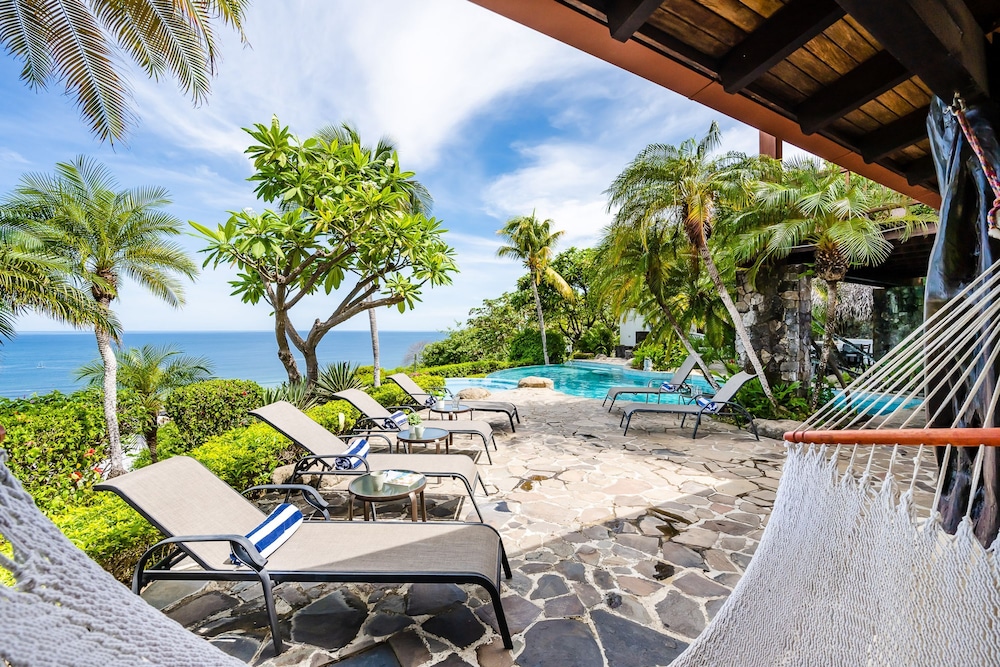 Luxury Villa Hot Tub Ocean Views Fully Staffed