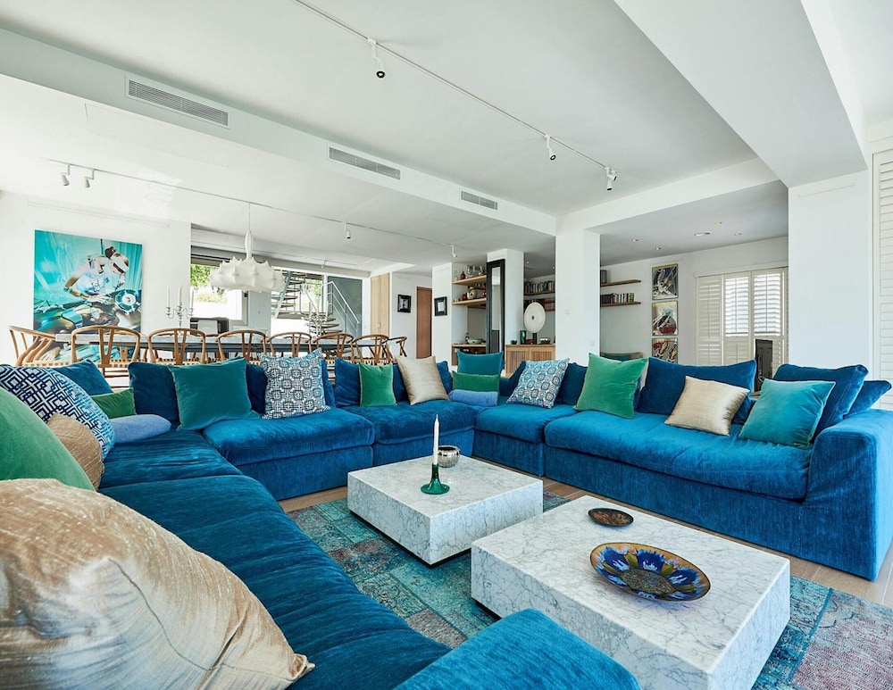 Super Villa With Swimming Pool