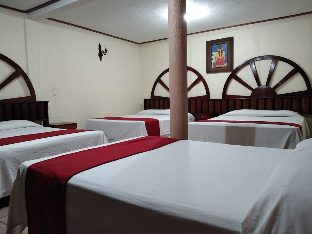 Poza Rica Vacations - Hotel Boutique Esmeralda - Property Image 12
