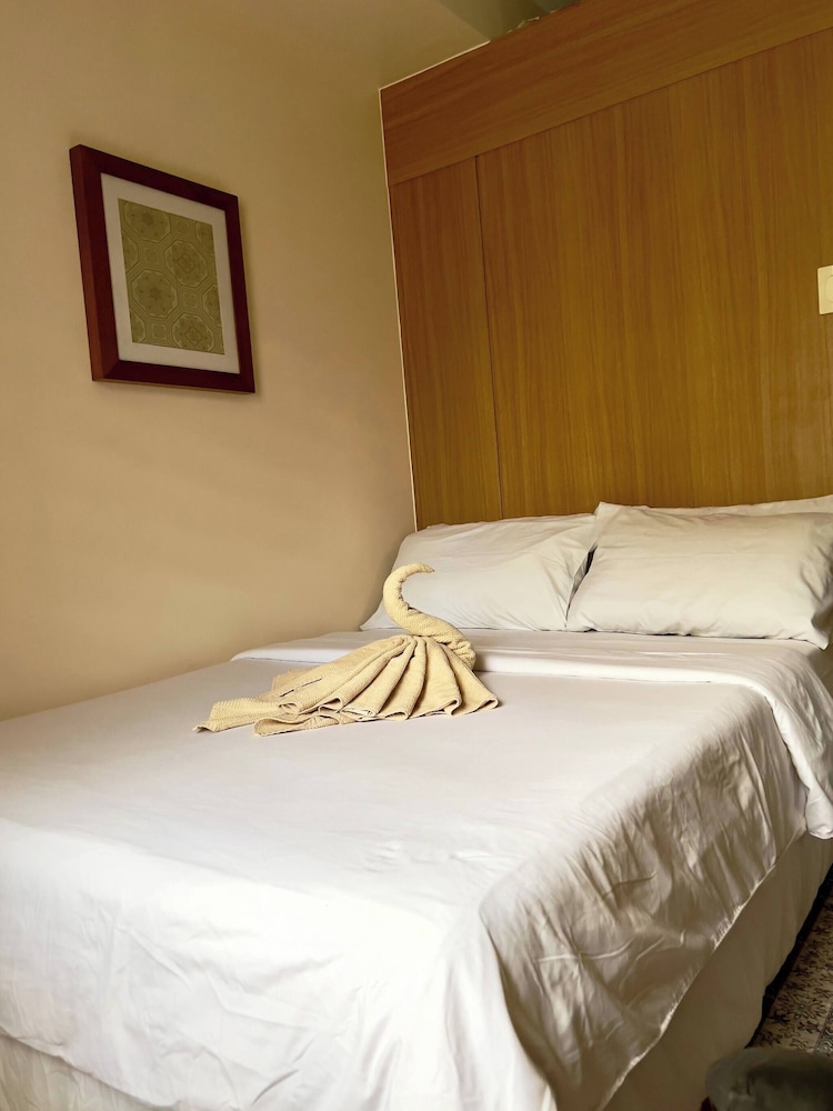 Urban Retreat at Shell Residences With Netflix 300mbps Wifi