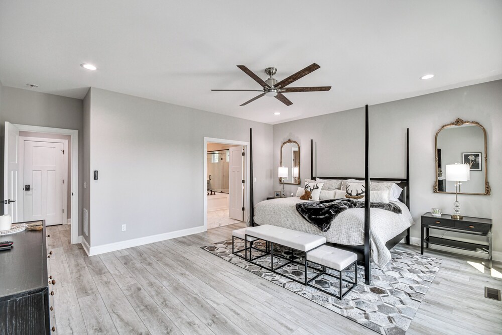 Luxe Black Mountain Manor on 15 Acres!