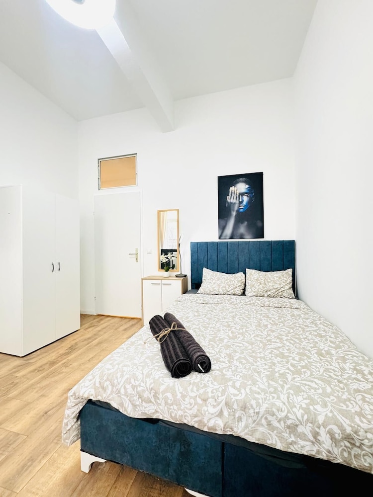 5BR Apt 10min to Matzleinsdorfer