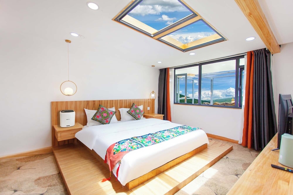The Peak Living