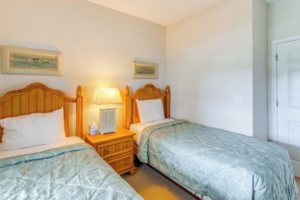 Condo w/ Golf Course View in Barefoot Resort!