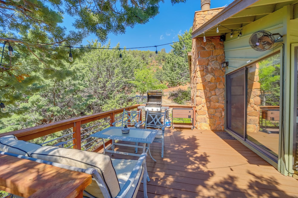 Chic Arizona Retreat w/ Hot Tub, Fire Pit  Deck! - Property Image 3