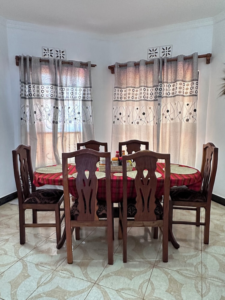 AMORA HOMESTAY