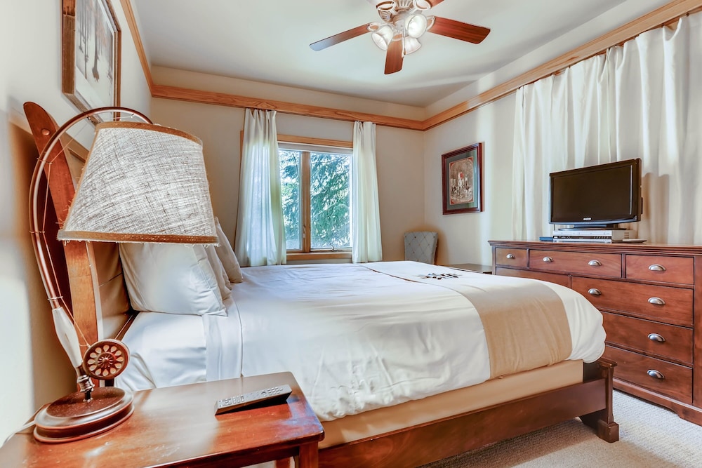 Chateaux DuMont 2724
