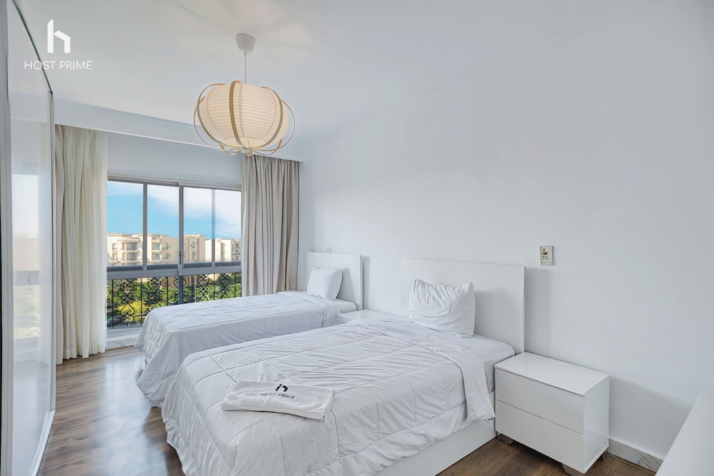 Grand Stay Apartment in Rehab City