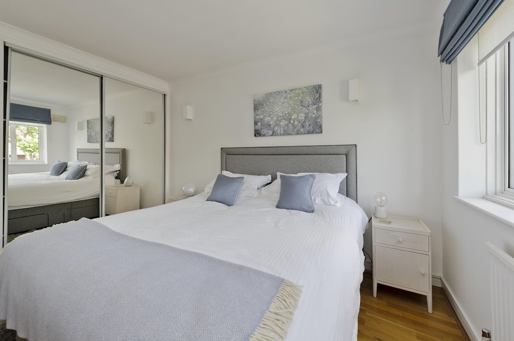 Elegant 2 bed Flat Earls Court