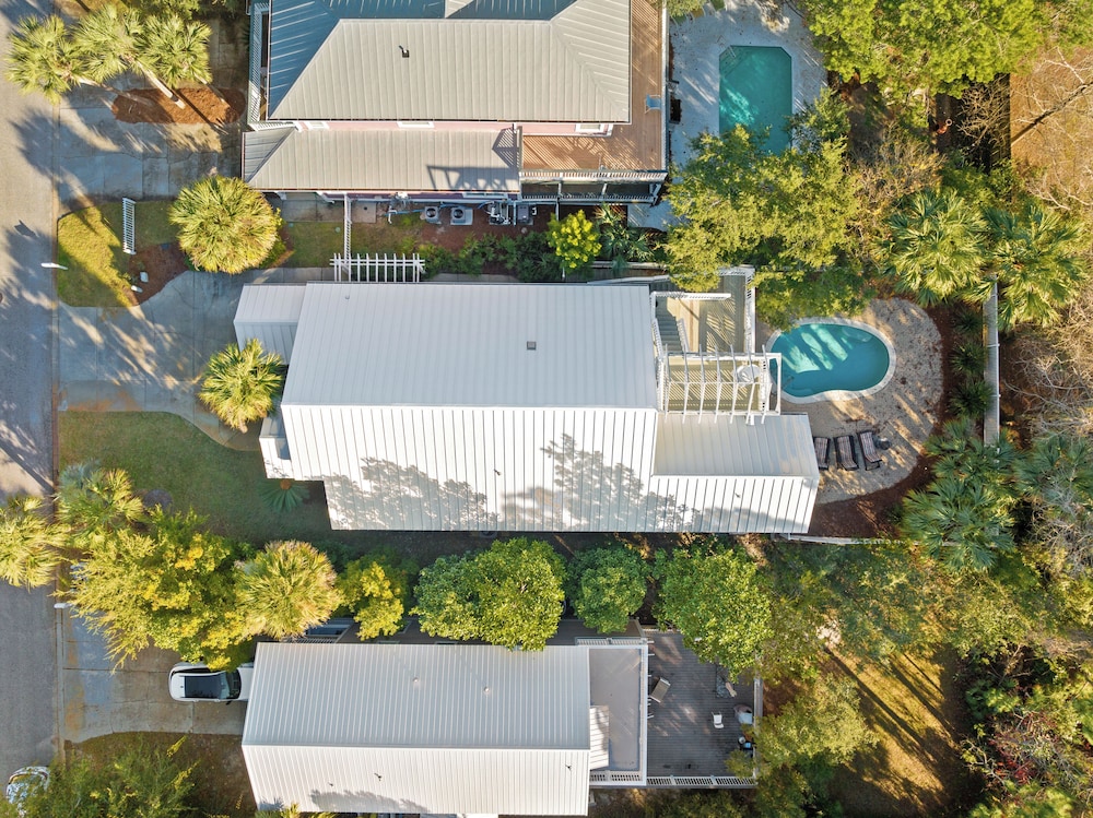 Sugar Sand Retreat 3-bed, 2-bath Beach Getaway With Private Pool, Sleeps 8!