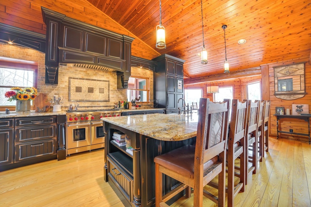 Deck + Beach Access: Lakefront Cabin in Levering!