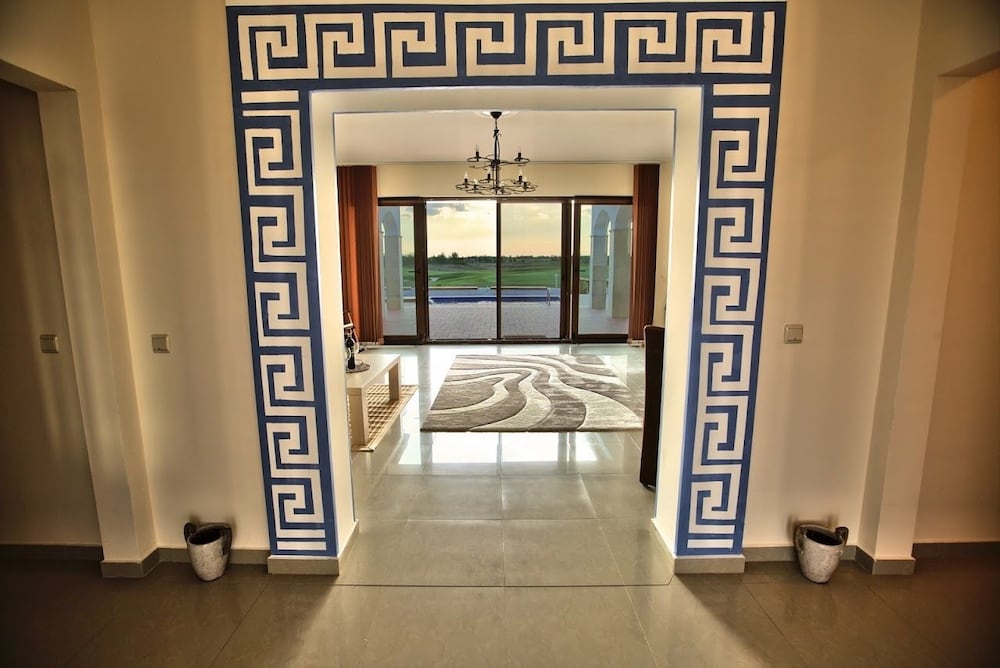Lighthouse Luxe Estate Apart & Villas