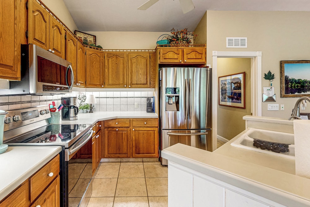 Charming Suwanee House and Bungalow!