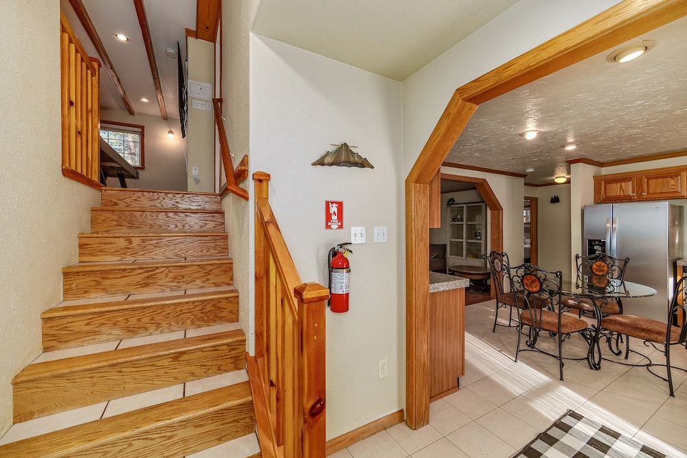 The Blue Bear Cabin Lake Tahoe Family Getaway 2 Bedroom Home