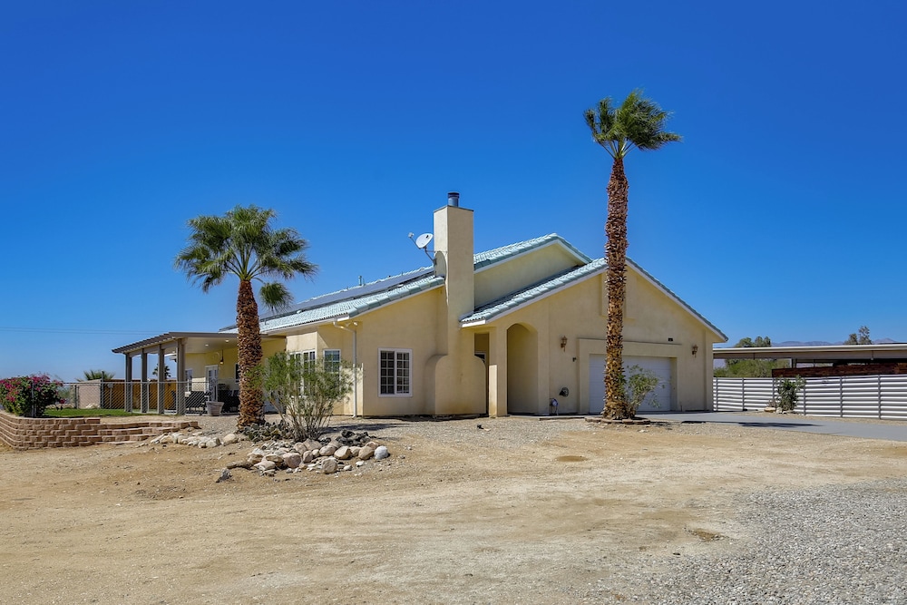Desert Escape: 360 Mtn Views & Saltwater Pool/spa