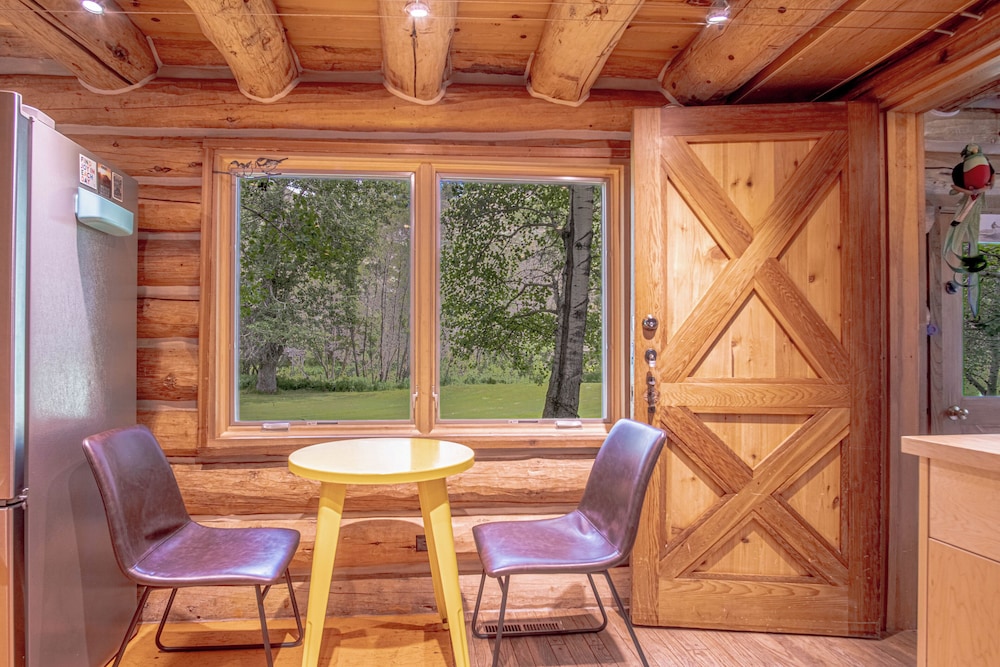 The Barn on Warm Springs Creek - 9 Riverfront Acres