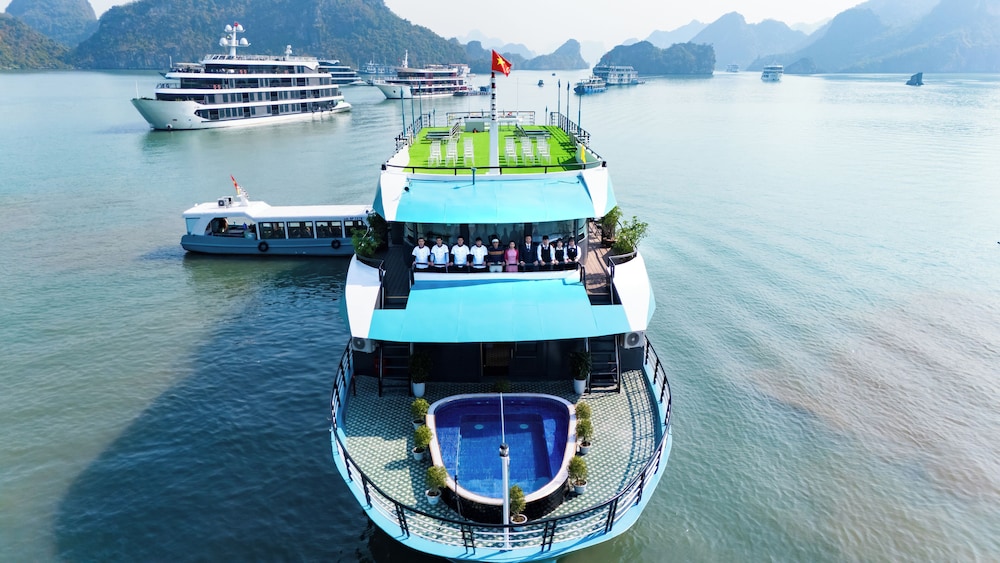 Dragon Premium Cruise