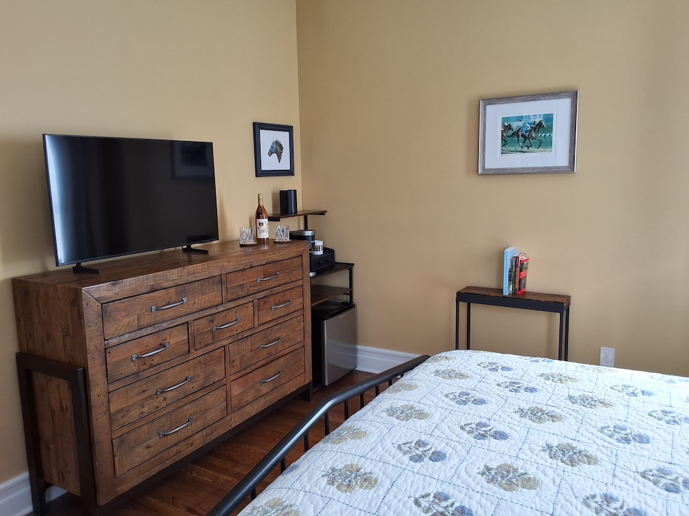 Bourbon Barrel Inn Bed & Breakfast