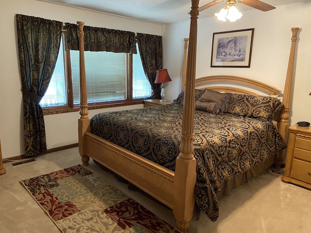 Horseshoe Bay Lodge