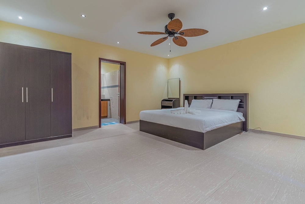 Tropical Luxury 4BR Pool Villa w Game Area
